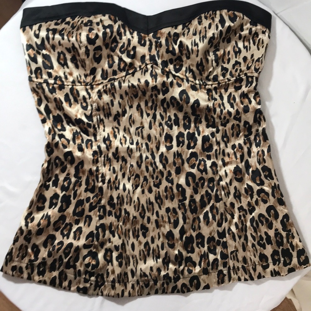 Strapless  style top